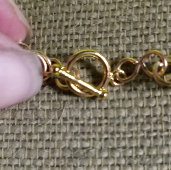 Gold woven wire necklace Green beads - Picture 2 of 5